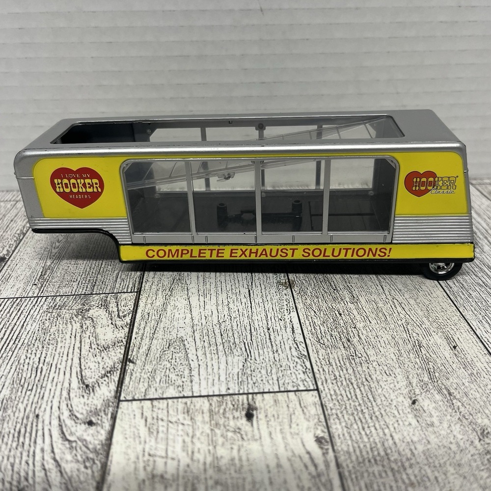 M2 Machines 2011 Castline Hooker Headers Enclosed Car Hauler Trailer Loose 1:64